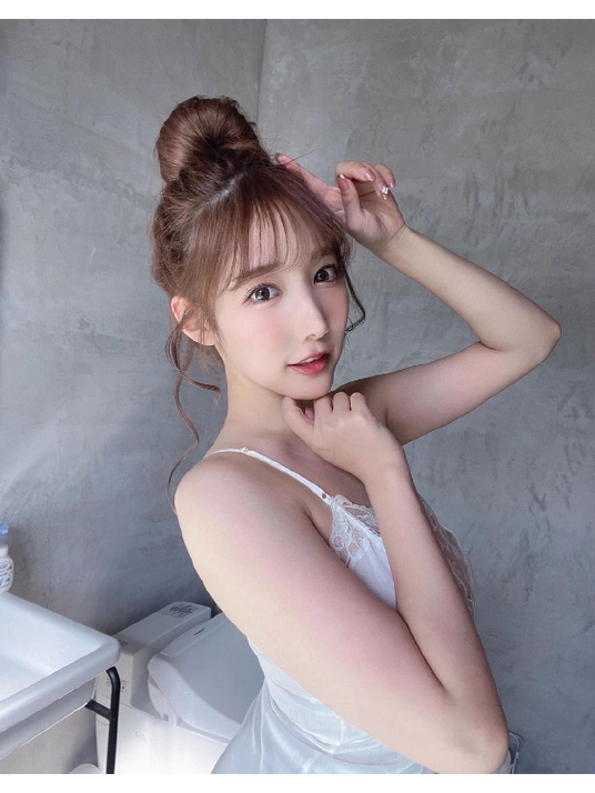 街头星探拦人视频封面
